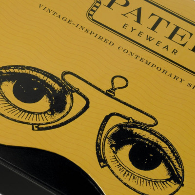 Pater-eyewear-curve-edge-folder-tray-handle-detail-artwork